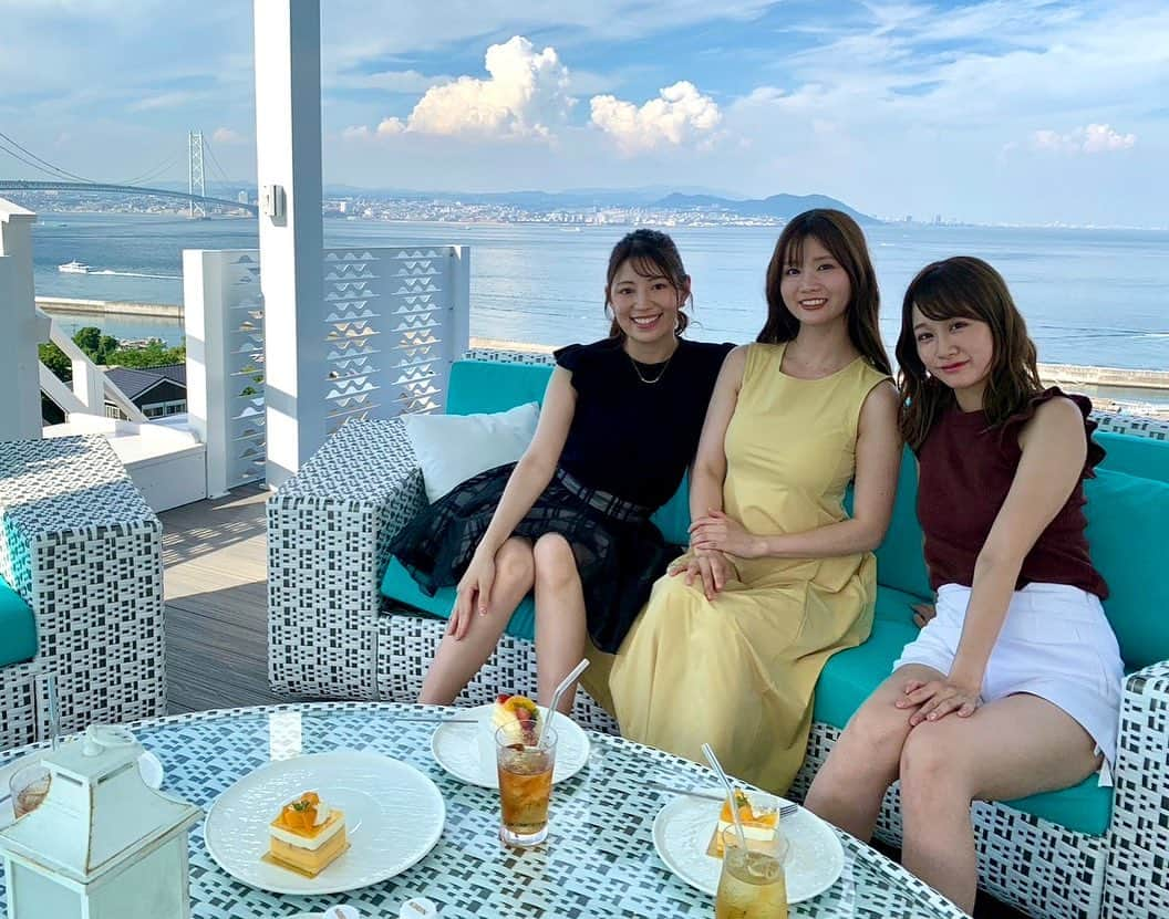 穂波はるのインスタグラム：「昨日はとあるCM撮影へ🍹✨  撮影地の淡路島 CORAL SUITE VILLA awajiが絶景で最高やった🌈  #coralsuitevillaawaji」