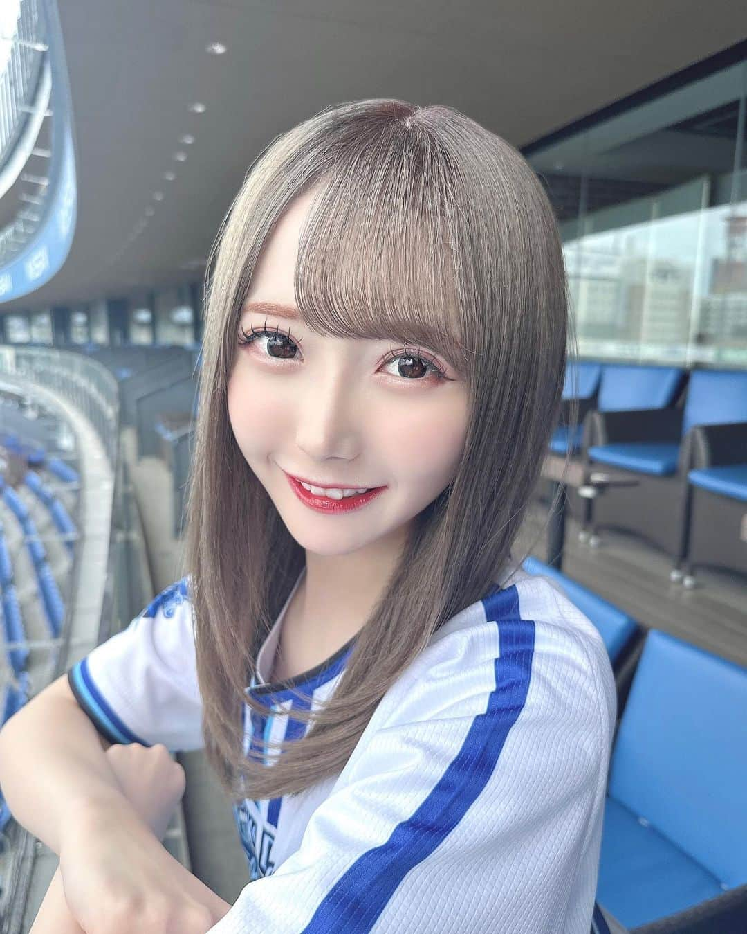 谷崎早耶さんのインスタグラム写真 - (谷崎早耶Instagram)「⚾️💕  '' BLUE☆LIGHT SERIES 2023 〜SUMMER〜 ''  先日出演させていただいたときのお写真☺️💐♡  ユニフォーム着れてとってもしあわせで宝物です💭 ちなみに背番号は 38番 で さや にしました（´-`）.｡oO .  そして最近半年振りにエクステを取ってミディアムに✂️ ストレートヘアでイベントに出演するのも久しぶりで この日はいろんな意味でどきどきだったよ…！！  みなさんがたくさん褒めてくれてうれしかったあ🌸✨ ちょっとの間、この長さもたのしむぞ〜✊🏻✊🏻」7月19日 21時35分 - tanizaki_saya__