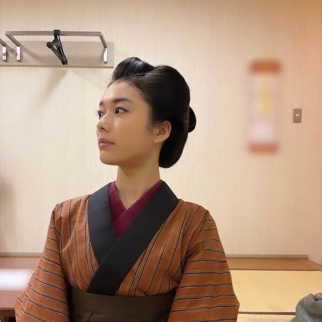 のインスタグラム：「NHK BS4K･BSプレミアム「大富豪同心3」 第5話に出演させていただきます  📺7/21(金)午後7:30〜8:13 再放送･7/23(日) 午後6:45〜7:28  初めての時代劇です👘 是非観てください!  #大富豪同心3 #大富豪同心」