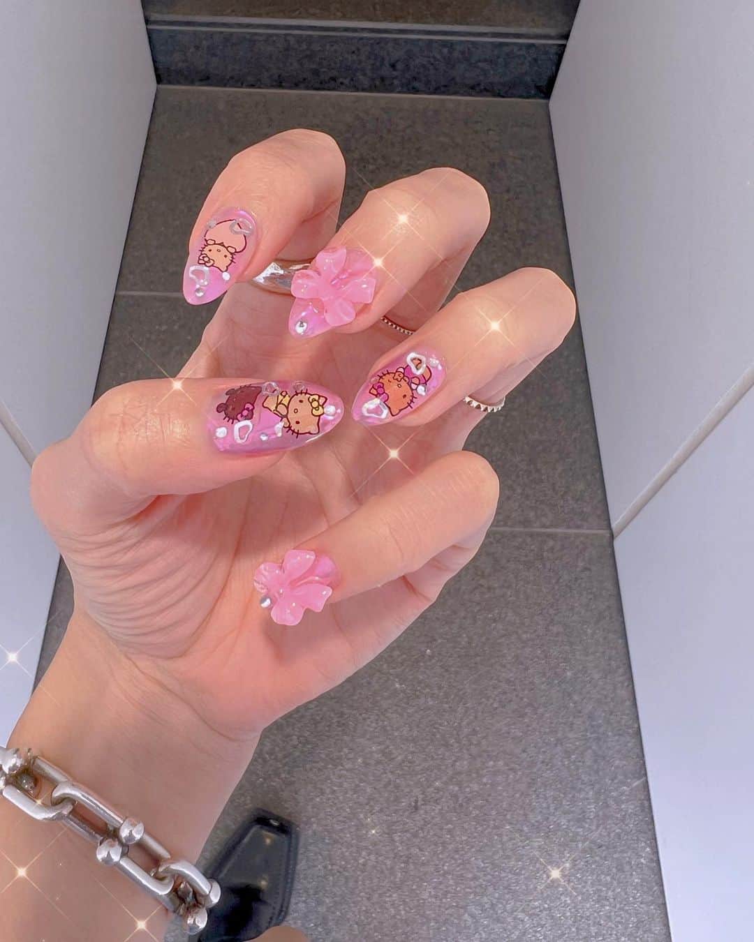 梅村実帆さんのインスタグラム写真 - (梅村実帆Instagram)「ガングロkitty🎀 に ときめいた👱🏽‍♀️💘 この柄のプールバッグだったなぁ🏊🏻‍♀️🏊🏻‍♀️小学生の時ネ」7月19日 21時42分 - miho11k