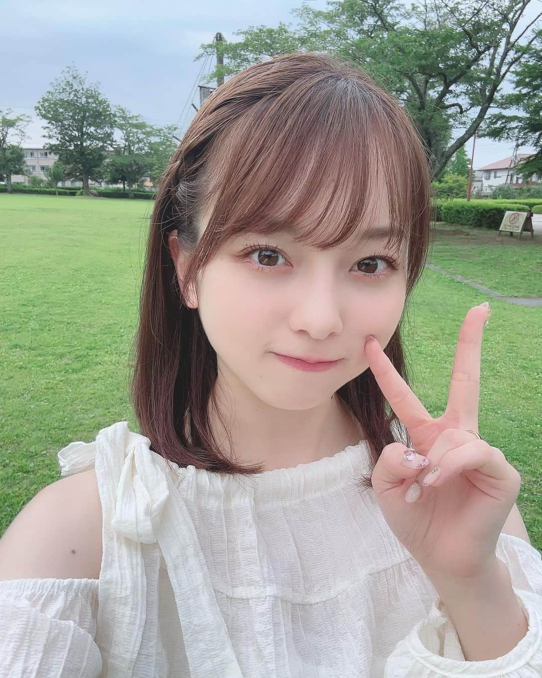 西田ひらりのインスタグラム：「今日大学の期末テストが終わってハッピーなのです🍀みなさんの今年の夏の予定はなんですか？？」