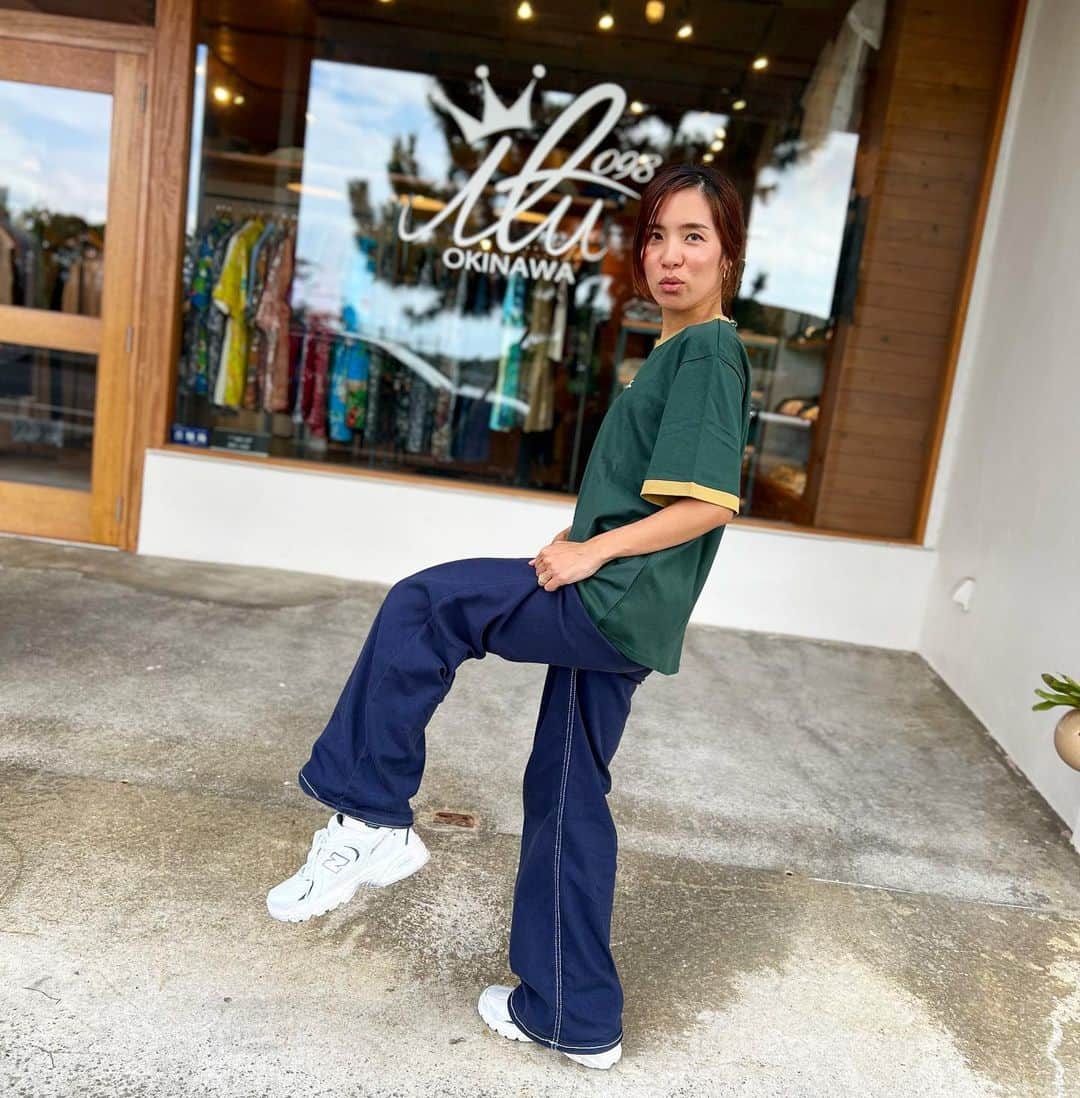 original brand 【ilu098】さんのインスタグラム写真 - (original brand 【ilu098】Instagram)「New リンガーTシャツ 嬉しい3色のラインナップ。 今年の夏を彩る1枚へ。  《販売》 店舗: 7/20(木)11時~ Web: 7/20(木)19時~  #ilu098 #アイルレディー #沖縄ファッション」7月19日 21時56分 - ilu098