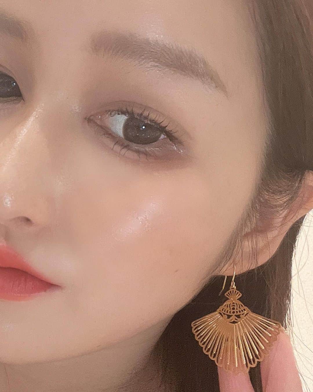 蒼真海（まみへえ）さんのインスタグラム写真 - (蒼真海（まみへえ）Instagram)「映えない日常🌱 この椅子に座って毎日仕事 してるの ㅤㅤㅤㅤㅤㅤㅤㅤㅤㅤㅤㅤ ㅤㅤㅤㅤㅤㅤ9割在宅だから 日々暑いけど家にいる分 お出かけモチベは高いぞ！笑 夕方以降は特に！笑 ㅤㅤㅤㅤㅤㅤㅤㅤㅤㅤㅤㅤ ㅤㅤㅤㅤㅤㅤㅤㅤㅤㅤㅤㅤ #workoutgirl  #pilateslovers  #pilatesfitness  #ハーフアップ #ピアス #ZARA #在宅ワーカー  #在宅  #在宅ワーク  #和風ピアス」7月19日 22時03分 - mami_0110