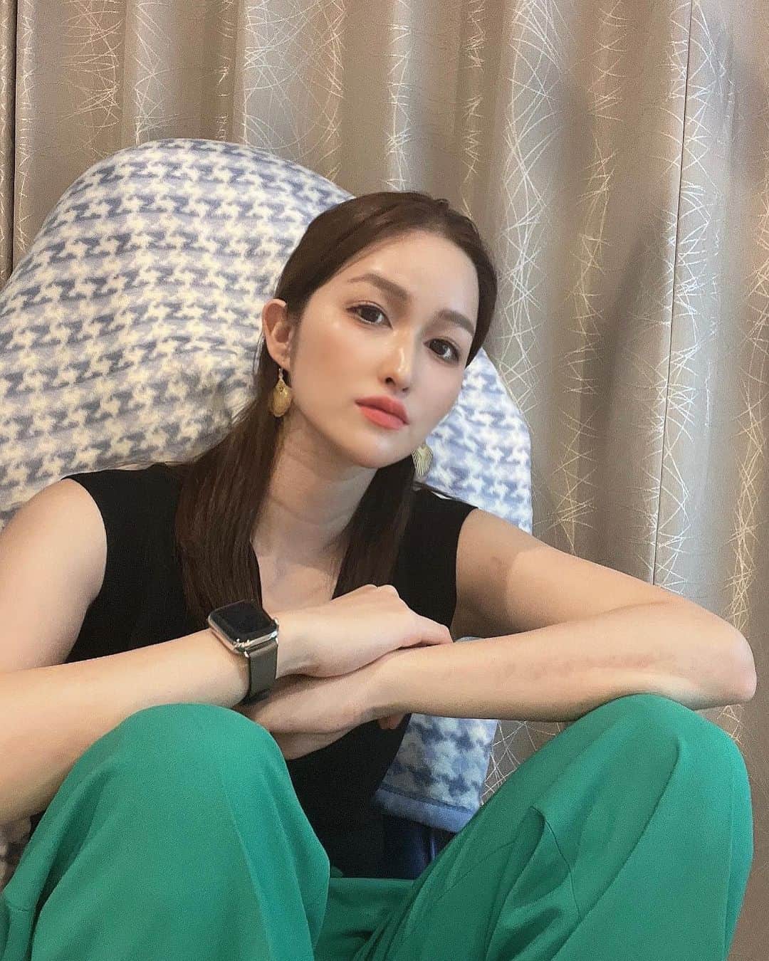 蒼真海（まみへえ）さんのインスタグラム写真 - (蒼真海（まみへえ）Instagram)「映えない日常🌱 この椅子に座って毎日仕事 してるの ㅤㅤㅤㅤㅤㅤㅤㅤㅤㅤㅤㅤ ㅤㅤㅤㅤㅤㅤ9割在宅だから 日々暑いけど家にいる分 お出かけモチベは高いぞ！笑 夕方以降は特に！笑 ㅤㅤㅤㅤㅤㅤㅤㅤㅤㅤㅤㅤ ㅤㅤㅤㅤㅤㅤㅤㅤㅤㅤㅤㅤ #workoutgirl  #pilateslovers  #pilatesfitness  #ハーフアップ #ピアス #ZARA #在宅ワーカー  #在宅  #在宅ワーク  #和風ピアス」7月19日 22時03分 - mami_0110