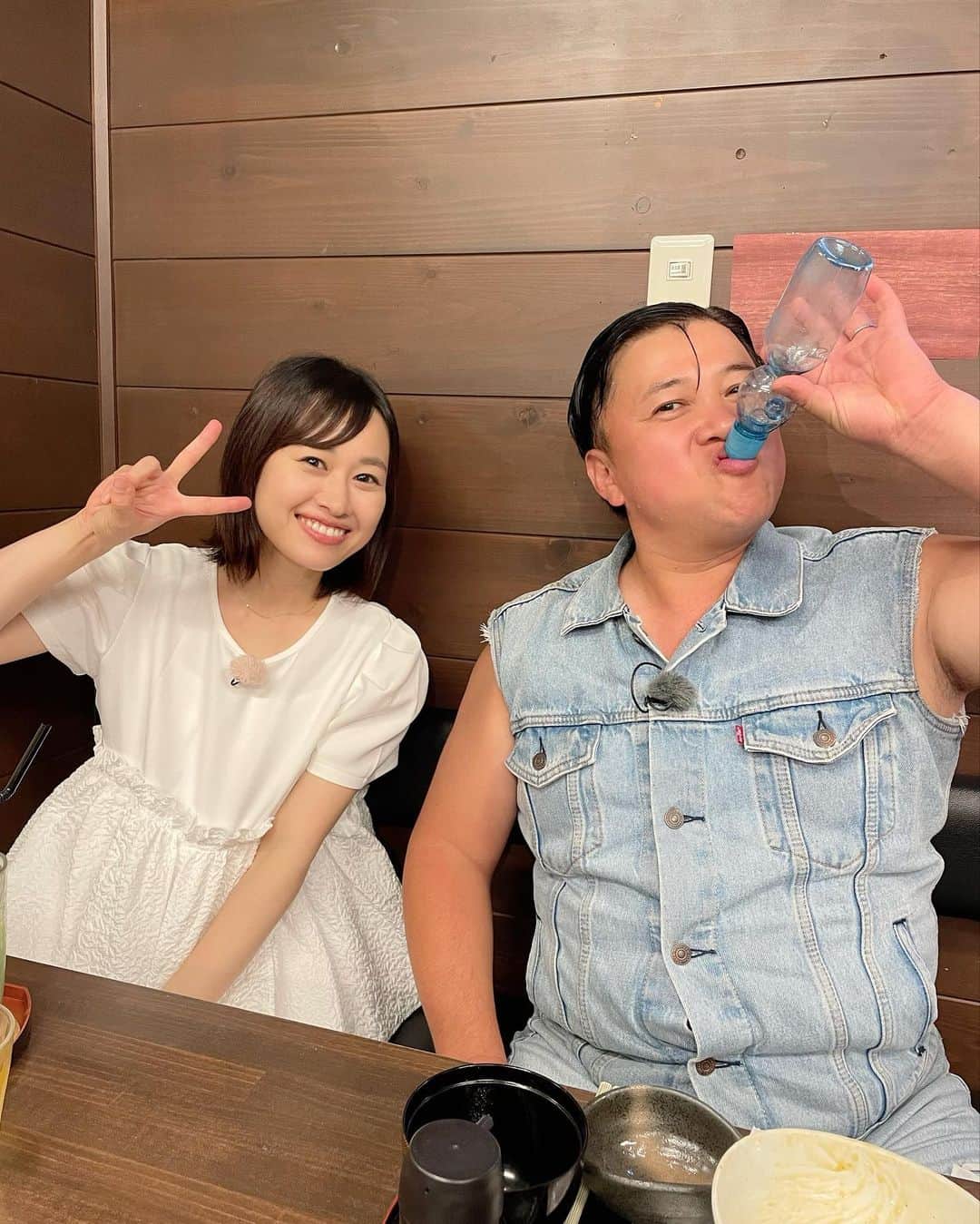 松原朋美のインスタグラム：「スギちゃんとのロケの様子をチラリ。  毎回楽しくて美味しくて大好きなロケであります🥳🥳  見逃した方はロキポでも無料配信中です✨✨  #スギちゃん#モーニング#ランチ #キャッチ！#松原朋美」