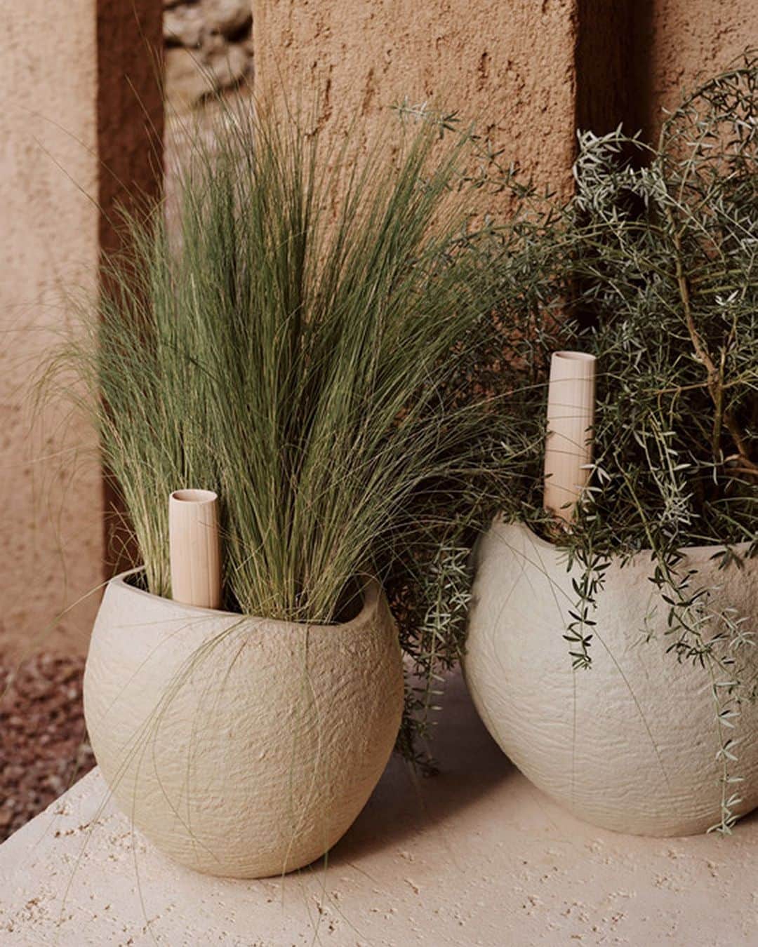 Design Milkさんのインスタグラム写真 - (Design MilkInstagram)「Plant yourself in a seat and dig into this garden collection from @audocph! 🌱✨ Full of timeless minimalism + natural elegance, you'll find yourself wanting every piece. From hand-forged garden tools to planters fit for any space, this collection was made with purposeful details for your everyday needs. \\\ See the whole collection at our link in bio! 🔗  🌿💌 Tag your plant-loving friends so they don't miss out!  [garden tool set, home furnishings, garden accessories, planters, outdoor planters, indoor planters, plant care, plant mister, outdoor furnishings, watering can, gardening]」7月19日 22時12分 - designmilk