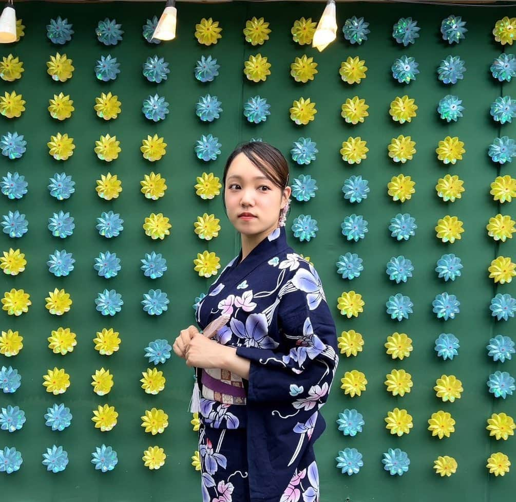 平井綾乃のインスタグラム：「👘🪭👘🪭  少し大人な雰囲気𓂃𓈒𓏸︎︎︎︎  浴衣はおばあちゃんが仕立てた物を受け継ぎました👵🏻♡   #浅草 #浅草観光  #祭り #浴衣  #浴衣女子  #asakusa  #yukata #portrait  #photo  #photooftheday  #photography  #photographer  #fashion  #夏 #Summer  #love #twitterfollow  #写真好きな人と繋がりたい #ポートレート好きな人と繋がりたい  #カメラマンさんと繋がりたい  #少しでもいいなと思ったらいいね #follow #セミロング #女優  #actor #声優  #voiceactor  #平井綾乃 #OMNIA #オムニア」