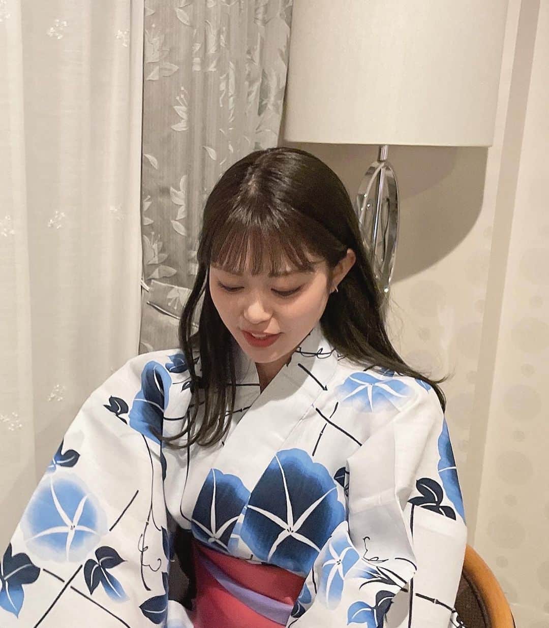 前田亜美のインスタグラム：「. もう夏のように暑いですが皆さん体調大丈夫ですか？ 今年は花火大会とかお祭りとか行きたいな〜って思ってるんだけど……  行ける日あるかな、、 誰か一緒に行ってくれませんか〜🫠？？？.  🎆🍧👘🏮  これは旅館で浴衣着てはしゃいでるわたし。   #浴衣  #温泉  #箱根」