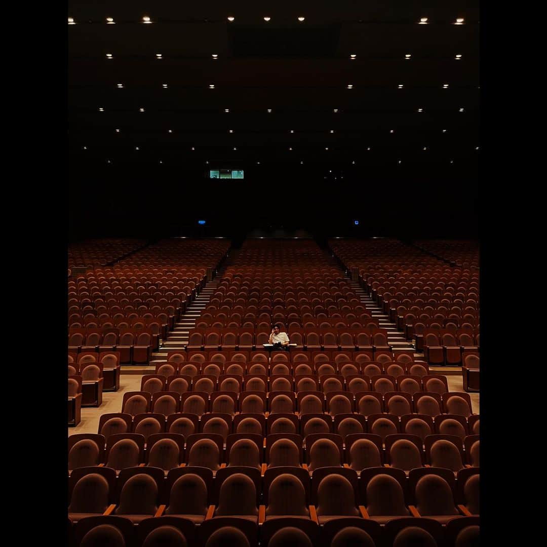 磯村勇斗さんのインスタグラム写真 - (磯村勇斗Instagram)「.  3日後には舞台本番。  沼津の大きなステージで幕が上がる。  どんな仕上がりになるのかドキドキしているよ。  楽しんで皆様にお届けしますので、一緒に楽しみましょう！」7月19日 22時22分 - hayato_isomura