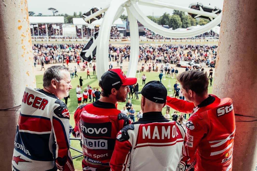 ケーシー・ストーナーさんのインスタグラム写真 - (ケーシー・ストーナーInstagram)「Amazing to be surrounded by such great company. Only at the Goodwood Festival of Speed can you find so many great people from every era and all forms of Motorsport in one place  @fosgoodwood」7月19日 22時23分 - official_cs27