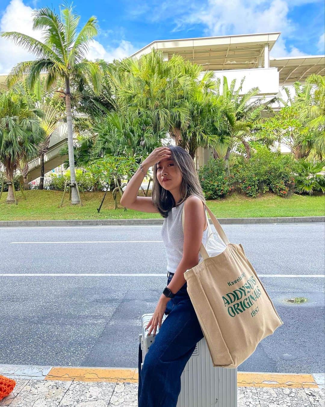 のインスタグラム：「2週間のOKINAWA生活楽しかったなあ🌞🤍 やっぱうちなーんちゅ大好きだ🫶🏽  #okinawa#ootd#outfit#tb#沖縄」