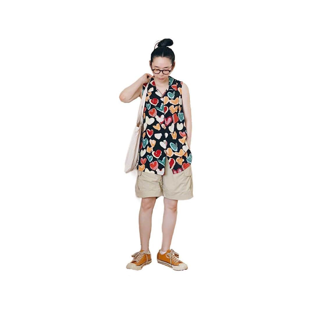 麻絵さんのインスタグラム写真 - (麻絵Instagram)「今日もありがとう、お疲れ様でした。 嬉しい再会や初めましてがあったここ最近です。 ほんと、感謝です、ね👏🏻 短パンにノースリーブはさすがに冷えるなと思いました😗  #麻絵服」7月19日 22時33分 - asaesan