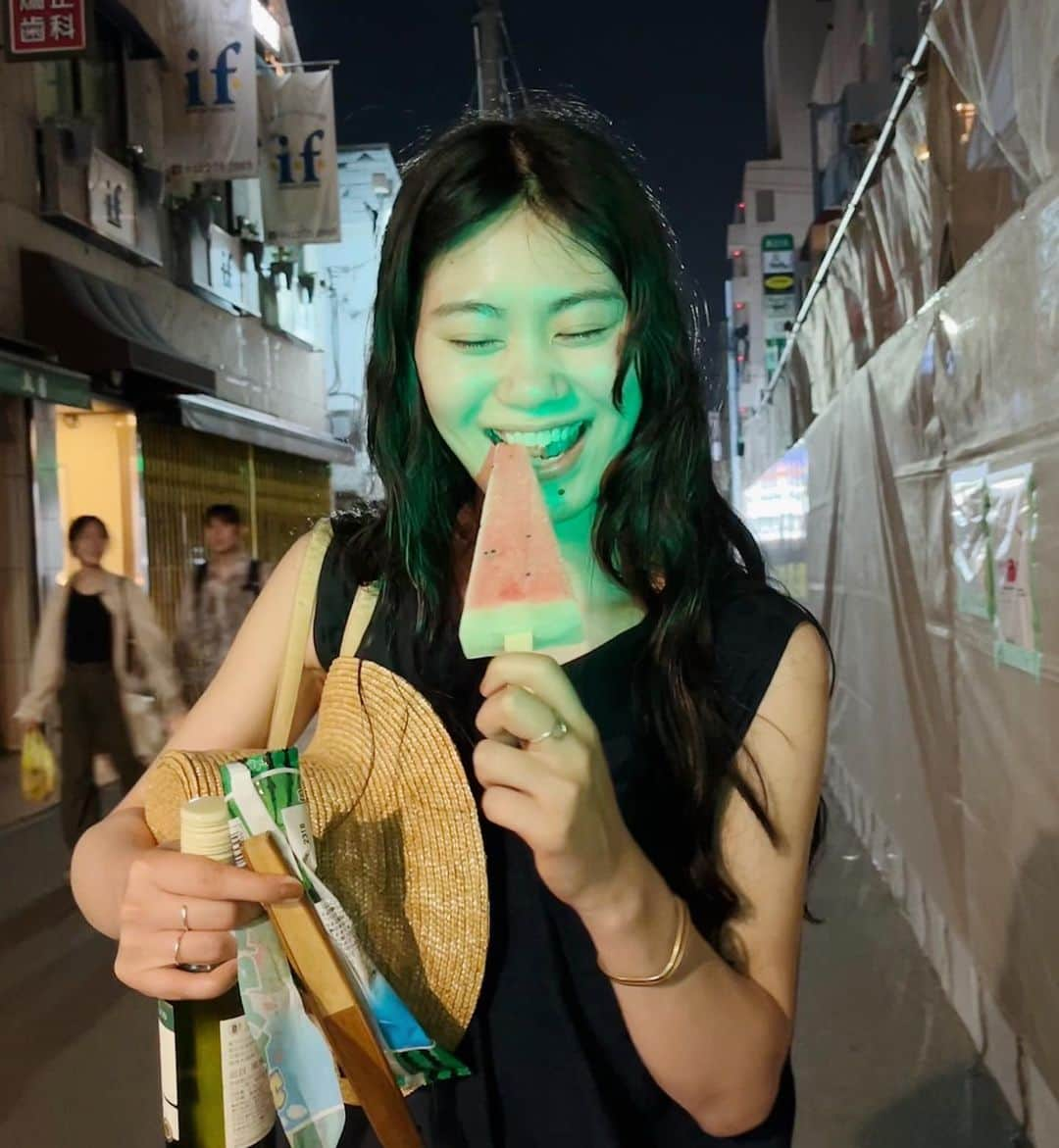 安藤百花さんのインスタグラム写真 - (安藤百花Instagram)「Natsu-bate🍨  この夏は日焼け止めと赤リップで生きていくことにした… 気持ちが大事。つよきやるきげんき。」7月19日 22時45分 - momoka_031