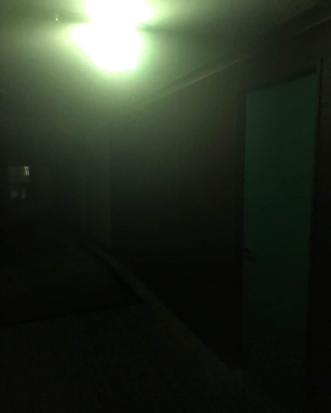 桑山哲也さんのインスタグラム写真 - (桑山哲也Instagram)「一部真っ暗な廊下を通り階段でやっと部屋に入れた💦  #桑山哲也 #ボタンアコーディオン #藤田朋子 #アコーディナ」7月19日 22時39分 - monmalutolu