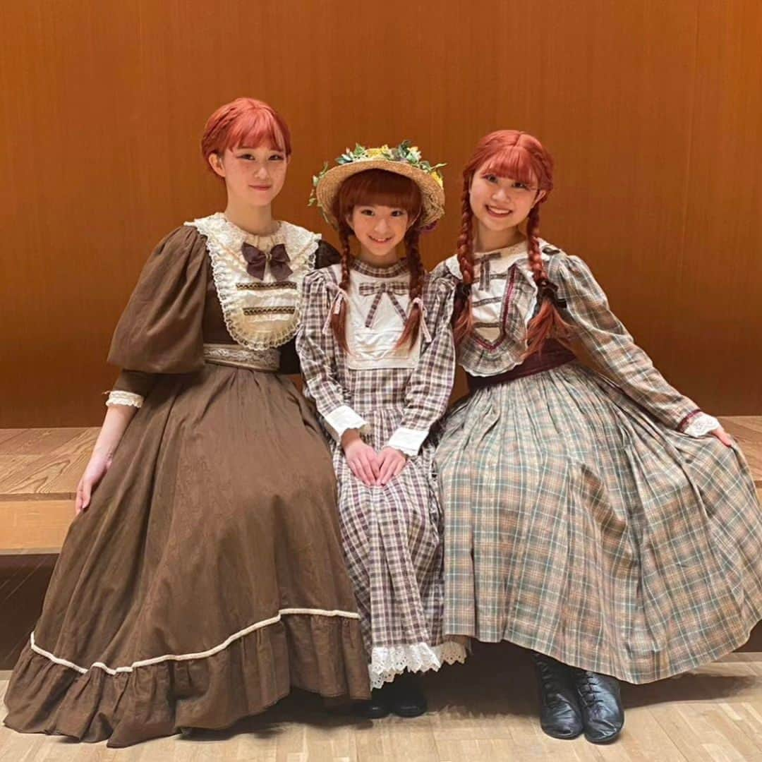 中井結々のインスタグラム：「音楽劇『赤毛のアン👒』2023  ✨✨✨舞台の思い出✨✨✨  たくさんのみなさまに支えられて みんなで舞台に立てました‼️‼️‼️  応援ありがとうございました✨🙇✨  #赤毛のアン #音楽劇赤毛のアン2023 #子役アン #アンシャーリー #アンの物語  #夢アドシトロン#夢アドシトロン🍋末っ子  #YUMEADO#YUMEADOCiTRON #夢アド #小6 #小学6年生 #11歳 #中井ゆゆ #ゆゆたん」