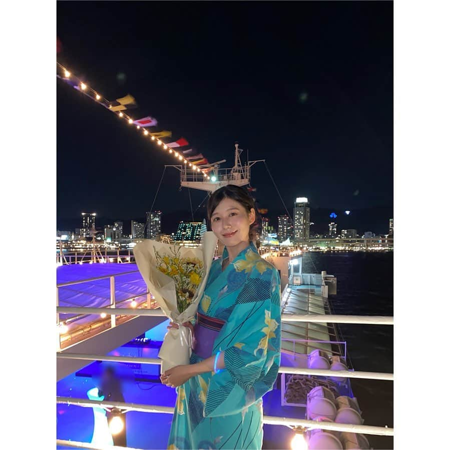 足立夏保さんのインスタグラム写真 - (足立夏保Instagram)「． この夏、初の浴衣と花火🎆  私は夏生まれなので、 やっぱり夏らしいことをするのが大好きです。  みなさんも、熱中症対策を万全にしていっぱい思い出を作ってくださいね。  #夏の思い出 #夏休み #浴衣 #浴衣コーデ #花火 #ひまわり  #アナウンサー」7月19日 22時49分 - kaho_adachi_ytv