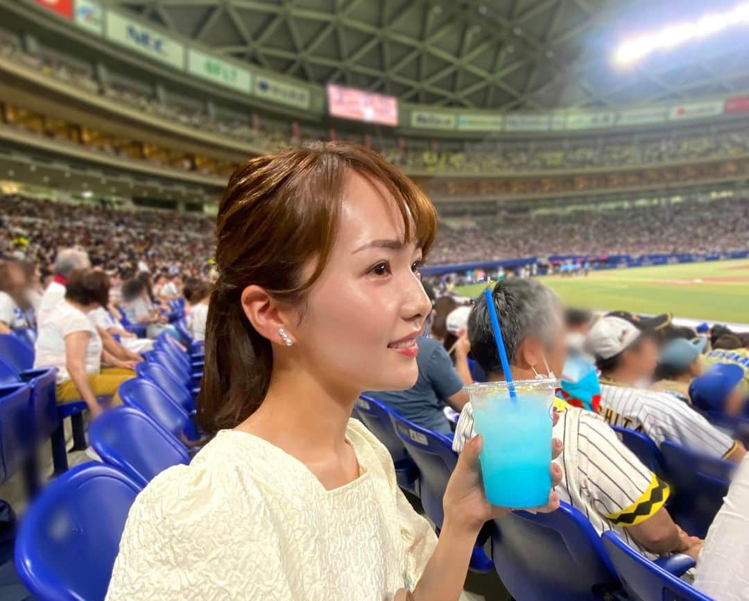 柴田美奈のインスタグラム：「. 父とオールスター観戦！ ⁡ ホームランダービー最高でしたー！😆✨ 細川選手、決勝進出おめでとうございます！ ⁡ セリーグの他球団の応援歌も歌うことが出来て楽しかったなぁ〜笑 そしてドアラさんのバク宙！激アツ❤️‍🔥」