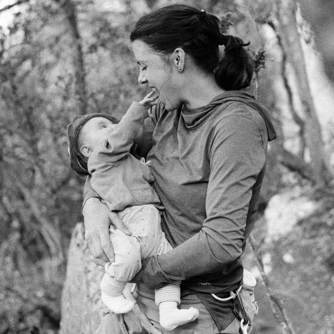 ニナ・カプレツさんのインスタグラム写真 - (ニナ・カプレツInstagram)「Being an Athlete, Becoming a Mom, and Finding the Balance - Meet @ninacaprez   “It’s important to me to share my experience because there are many female athletes who are scared of pregnancy. And yet, pregnancy is the most natural thing in the world. The human body is miraculous, we can trust it. Climbing is my sport, so I continued to do it. To be able to continue to climb, I had to adapt my approach. Performance was no longer a factor, I just wanted to feel good. I moved gently. My body returned to its athletic baseline pretty quickly, in about 4 months. However, I'm feeling bloated, my muscles are no longer visible, and I find myself wondering how I’m going to get back in shape. But the body remembers. There is no secret: If we're active and take care of our bodies with a healthy lifestyle, we can find it again after pregnancy. Getting back in climbing shape is almost the easy part! Lia is 11 months old now and is healthy. I'm back to full fitness and everything's going well. However, mentally, it’s more complex to adapt to the new rhythm of my life. Before, I was totally satisfied with my life as an athlete. Now, I'm completely fulfilled by my personal life, which has become more important. But I also need to find a way to thrive as an athlete. I'm finding my new balance. And we already have lots of exciting projects coming up...”  @jeremy_bernard_photography   ‌ #athletemom #Petzl #climber #climbing」7月19日 23時05分 - ninacaprez