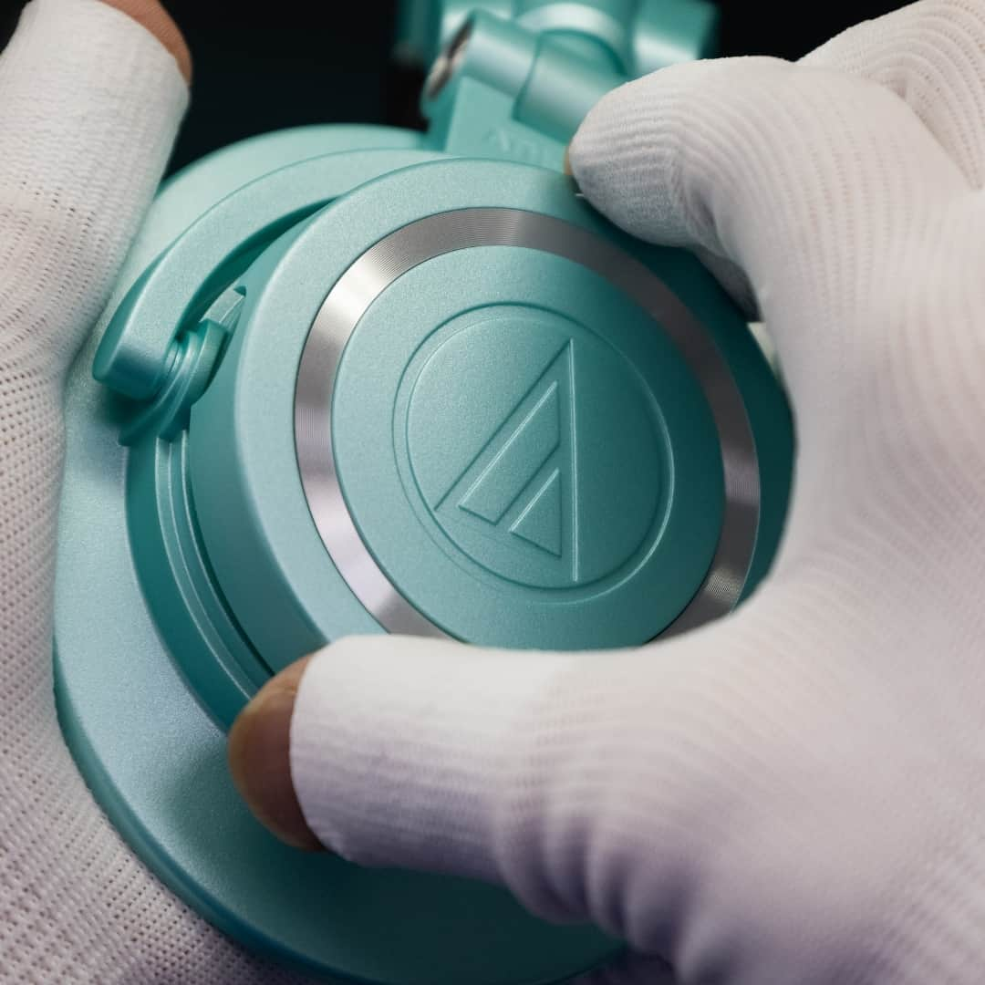 Audio-Technica USAさんのインスタグラム写真 - (Audio-Technica USAInstagram)「Our team is working on the final touches to your limited-edition Ice Blue M50x headphones for 2023.⁠ ⁠ 🧊💙 Wired and wireless versions arriving 08.02💙🧊⁠ ⁠ #M50x #M50xBT2 #audiotechnica #IceBlue」7月19日 23時15分 - audiotechnicausa