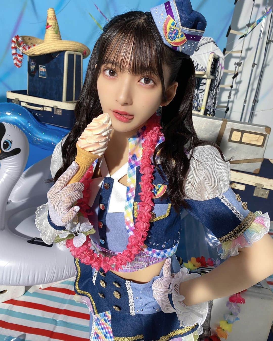 蛭田愛梨のインスタグラム：「あいすくりーむが溶けるその前に🍦」