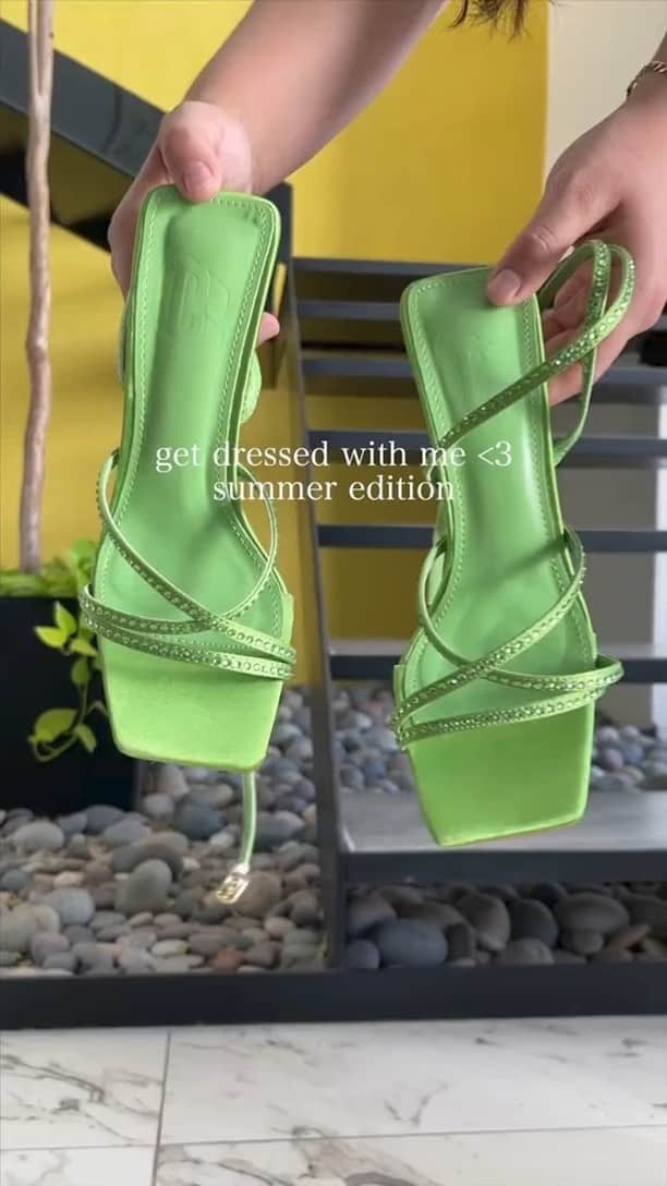 SHEINのインスタグラム：「Which @cuccoofootwear pair would make 'em stop and stair: 1, 2, or 3 👇 @alexismarie  🔎 12795347 12690742 12812540  #SHEIN #SHEINforAll #SHEINstyle #fashion #chic」