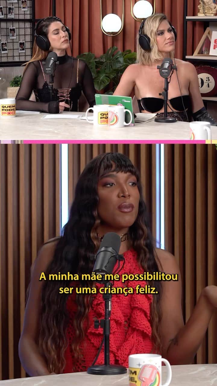 Giovanna Ewbankのインスタグラム：「Eu sempre digo que o #QuemPodePod é um lugar de trocas e de aprendizado pra quem assiste mas também pra quem faz.  Ta aí mais um episódio que eu assistia admirada a todas as falas da nossa convidada. Majur é espetacular, eu sempre fui muito fã e assistindo ela falar com tanta firmeza e leveza ao mesmo tempo sobre assuntos tão caros pra ela e ao mesmo tempo tão importantes pra nossa sociedade, me fez ser ainda mais fã.   Difícil escolher um trecho preferido pq o episódio inteiro é ma-ra-vi-lho-so! Sério! Tá imperdível! Se eu fosse vcs corria pro canal. Deixei o link aqui na bio do meu perfil.   #Majur #QuemPodePod #CanalGioh」