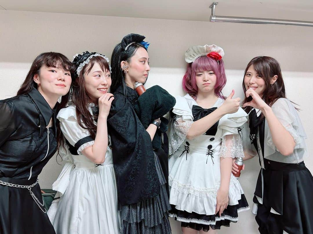 BAND-MAIDさんのインスタグラム写真 - (BAND-MAIDInstagram)「[BAND-MAID 10TH ANNIV. TOUR] day11  KAWASAKI  Thank you all for coming today! Please tweet your feedback with #bandmaid The next show is on Aug. 3 in Chicago.  #bandmaid #神奈川」7月19日 23時42分 - bandmaid.jp