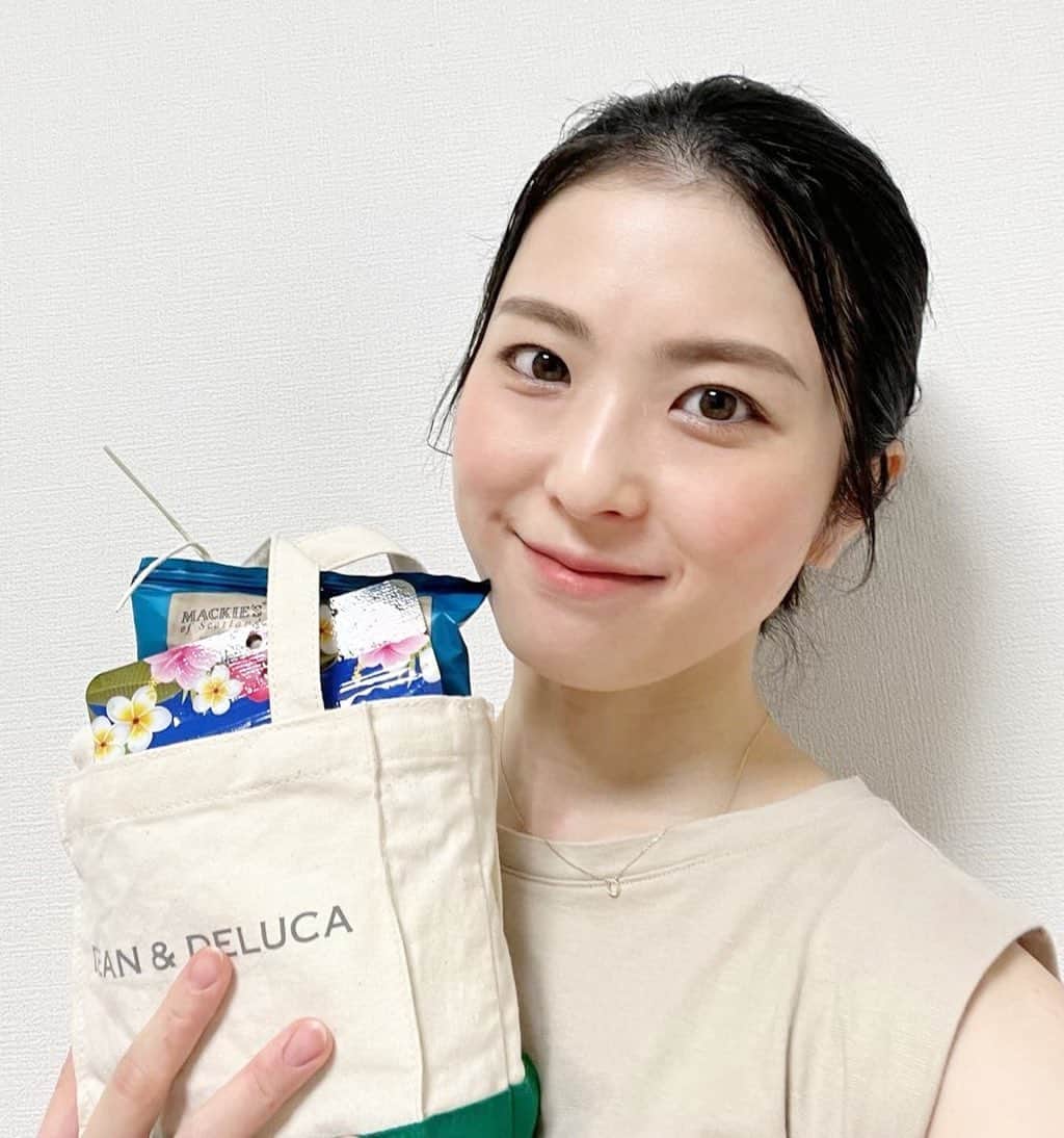 咲花莉帆さんのインスタグラム写真 - (咲花莉帆Instagram)「唐突すぎて何のことやら、かと思いますが…  ひそやかに任務が完了しました🫶🏻  もっと、もっと！と毎回思い 当たって砕けろ！と飛び込んで まだまだ足りない！くそー！ を毎日やりました。  でもとっても楽しかった！  すごい体験をさせていただき、 毎日たくさん笑って幸せでした💐  皆様の愛に感謝🫶🏻  #なんのことやらさっぱり  #いまはそれでいい  #loveandpeace」7月19日 23時42分 - sakihanariho94