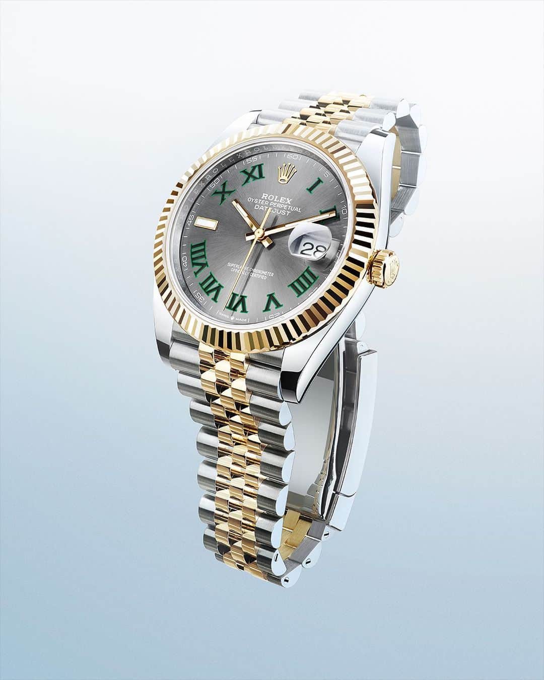 rolexさんのインスタグラム写真 - (rolexInstagram)「This elegant Datejust 41 in yellow gold and Oystersteel, featuring a slate dial with Roman numerals, has a power reserve of almost three days. Autonomy guaranteed. #Rolex #Datejust #101031」7月20日 0時00分 - rolex