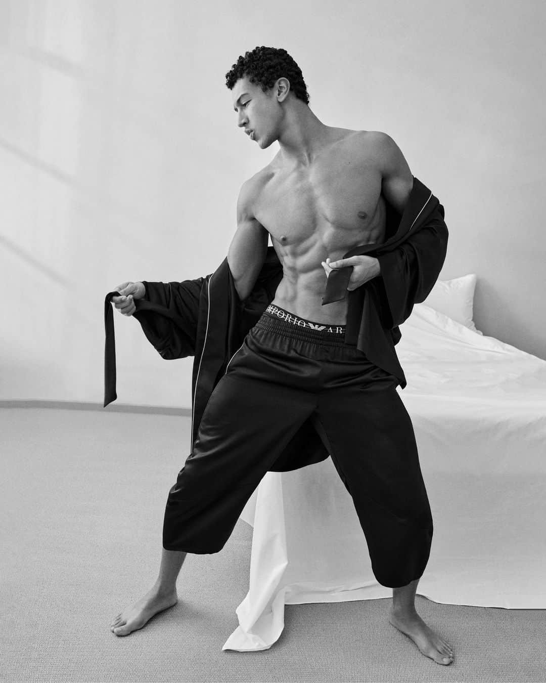 Armani Officialさんのインスタグラム写真 - (Armani OfficialInstagram)「Dance like nobody’s watching. Discover the Emporio Armani Underwear at the link in bio. ⁣ ⁣ Credits: @giampaolosgura⁣ Stylist: @marcgoehring⁣ Model: @wolfers09」7月20日 0時00分 - emporioarmani