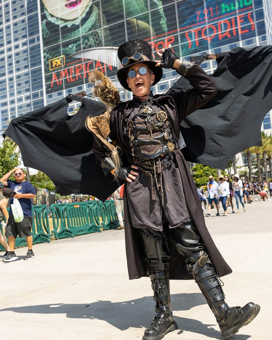ゴールデングローブ賞のインスタグラム：「Comic-Con is back for another fun packed year! Looking back on some previous Comic-Cons has us so excited to see what’s in store for this year!   #ComicCon」