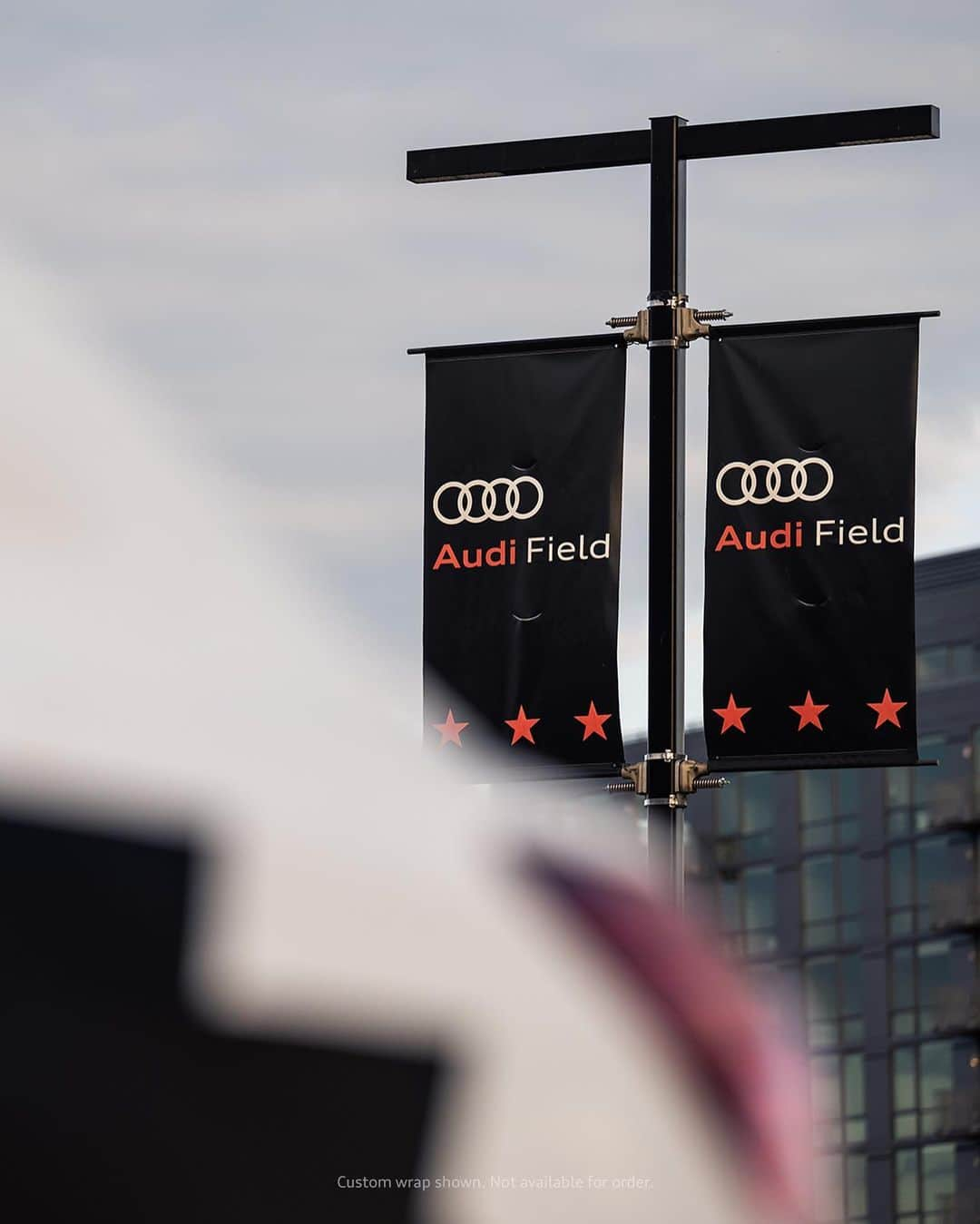 Audiさんのインスタグラム写真 - (AudiInstagram)「Proud to wear the colors. The #AudiRSetronGT and #AudiQ8etron are supporting the MLS All-Stars @audifield. ​Who are you rooting for in tonight's big game?  #Soccer #MLS #MLSAllStar #Football」7月20日 0時08分 - audi