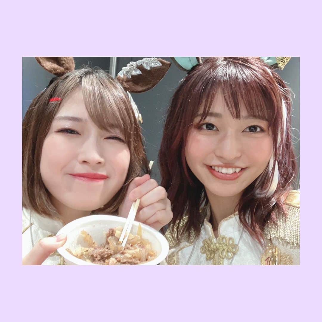 青山吉能さんのインスタグラム写真 - (青山吉能Instagram)「#0716 🐎🎤 ・ 思い出写真② 〜2ショットたち〜 ・ 本ちゃん ゆりな すみれさん だーみなさん そらまるさん なつみん ちささぁん はおちゃん ひなきちゃん 松岡 ・ 待機のタイミングが合わずやDAY2は撤収の時間もあったりで撮れずな方が多数😭ひーん 楽屋でも皆さん(というかゆりな)が本当に楽しくて、一生笑い声が響いていて愉快でした！ お写真以上の思い出があるってことサ ま、みんなにもちょっとは共有してやろう📷 ・ ・ #ウマ娘 #umamusume  #ウマ娘5th #ウマ娘5th横浜D2 #再投稿🙇‍♀️」7月20日 0時21分 - yopipinsta555