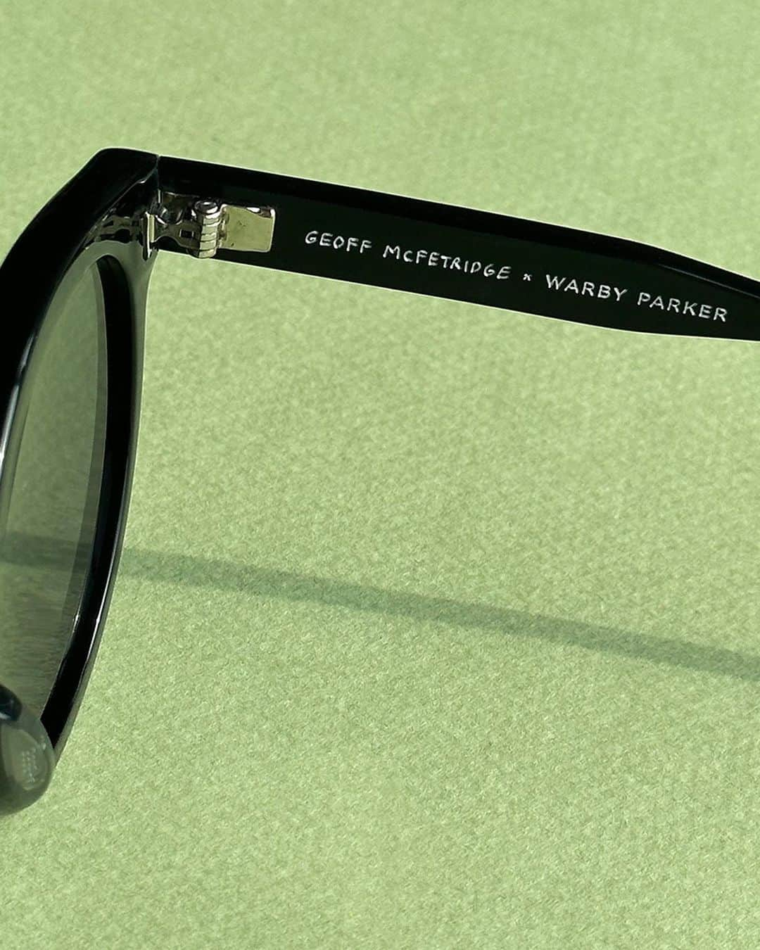 ジェフ・マクフェトリッジさんのインスタグラム写真 - (ジェフ・マクフェトリッジInstagram)「I am excited for the rerelease of the sunglasses I designed with @warbyparker this time they’re available in new colors for summer. Like our last collab, we’re making a donation to @mas4la, an organization that supports neighborhood stability and economic resilience in Northeast Los Angeles.  In the four years since we originally released the Atwater and Edgemont frames I wonder how many have been lost or sat on.  How many have succumbed to mishaps on sailboats, misplaced in Ubers, or fallen off of mountains?  You could argue that this is what they were meant to do, to be essential, to lead your face toward the good stuff. In this spirit, we created a limited-edition leash, which is my personal solution to some types of mishaps. (You can find it exclusively at our vending machine at @‌virgilnormal in Silver Lake.)  But nothing beats the solution proposed by the writer Geoff Dyer:  “In the case or on your face"」7月20日 0時49分 - mcfetridge