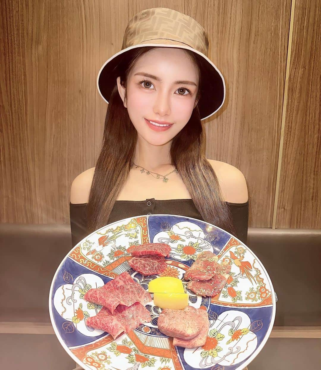 竹村寿美佳（すうちゃま）さんのインスタグラム写真 - (竹村寿美佳（すうちゃま）Instagram)「4月に渋谷にオープンしたばかりの焼肉「かみ山」🥩  厳選されたお肉はどれも美味しくて、ヒレカツサンドとかみ山焼きが特に好きだった😋  店内は落ち着いた雰囲気で全席個室なので、接待やデート、祝い事にも最適𓌉𓇋 ‎🤍 ̖́-  写真見たらまた食べたくなってきた🤤   @shibuya_kamiyama   _  #東京焼肉 #渋谷焼肉かみ山 #渋谷焼肉 #個室焼肉 #奥渋 #接待 #焼肉デート PR」7月20日 0時56分 - suuchamav3v