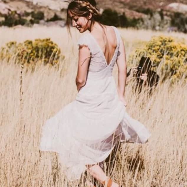 のインスタグラム：「Our forever-favorite GARDENIA dress   ✨SUMMER SALE✨   Visit our site for sample sale dresses!   #summersale #bridal #wedding #boheimianstyle #letsgetmarried #bridetobe #julysale #bohowedding」