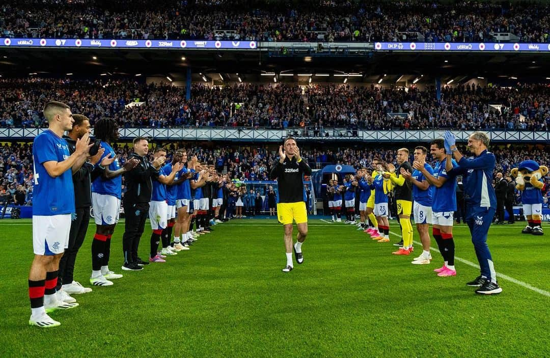 ジャック・バトランドのインスタグラム：「Last night was an honour to be a part of, the atmosphere and reception for a goalkeeping icon and club legend was out of this world! what an incredible career and best wishes for whatever the future holds @greegsy1 🔵🇬🇧」