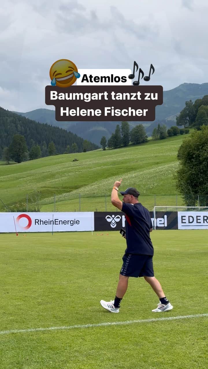 1.FCケルンのインスタグラム：「@helenefischer dein größter Fan 🤩  ___ #effzeh」