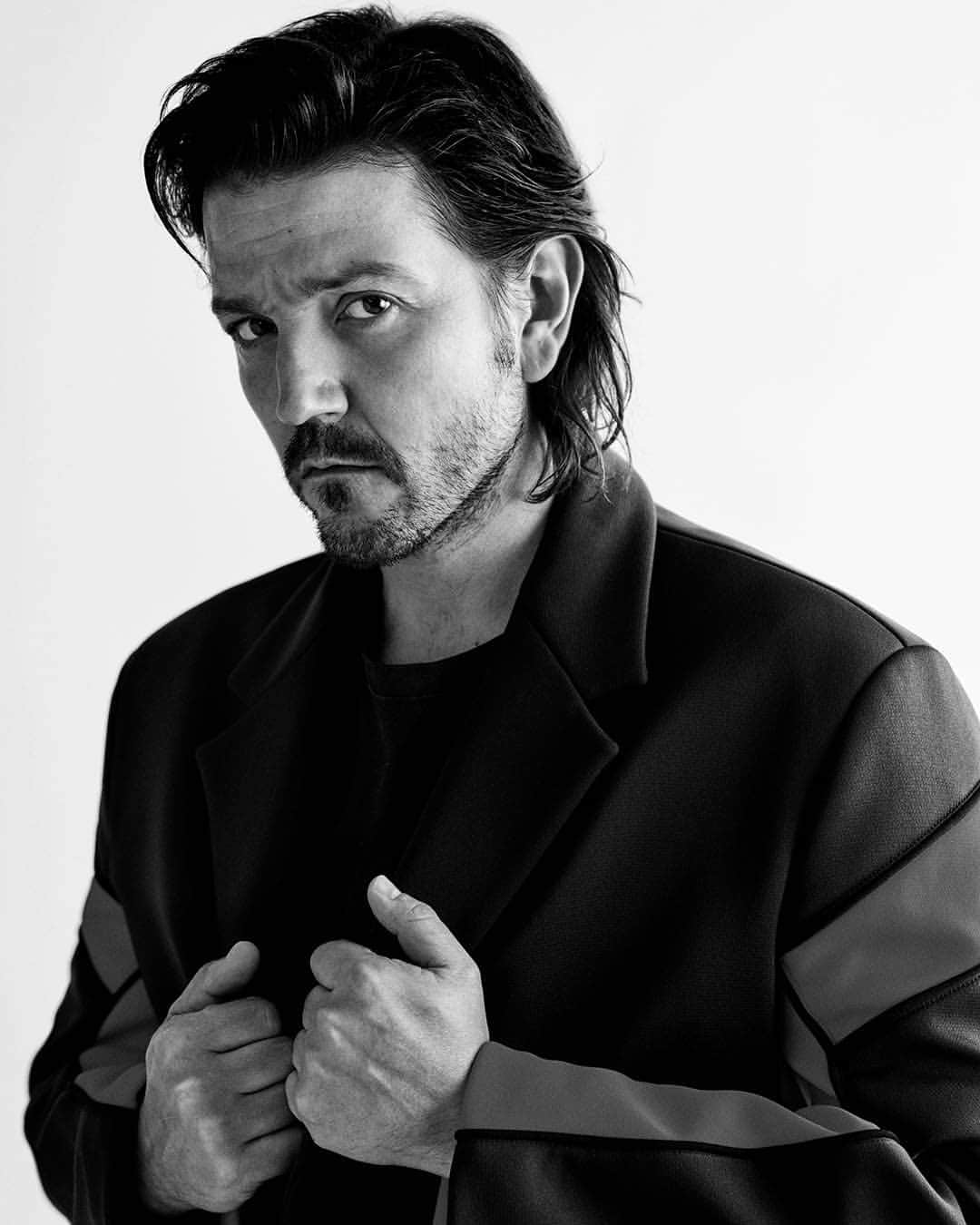 プラダさんのインスタグラム写真 - (プラダInstagram)「Diego Luna wears #PradaFW23 in a recent issue of Icon El País. The editorial was photographed by Charlie Gray and styled by Fabio Immediato.   #PradaEditorials #Prada @diegoluna_ @icon_elpais @charliegraystudio @mrfabioimmediato」7月20日 1時00分 - prada