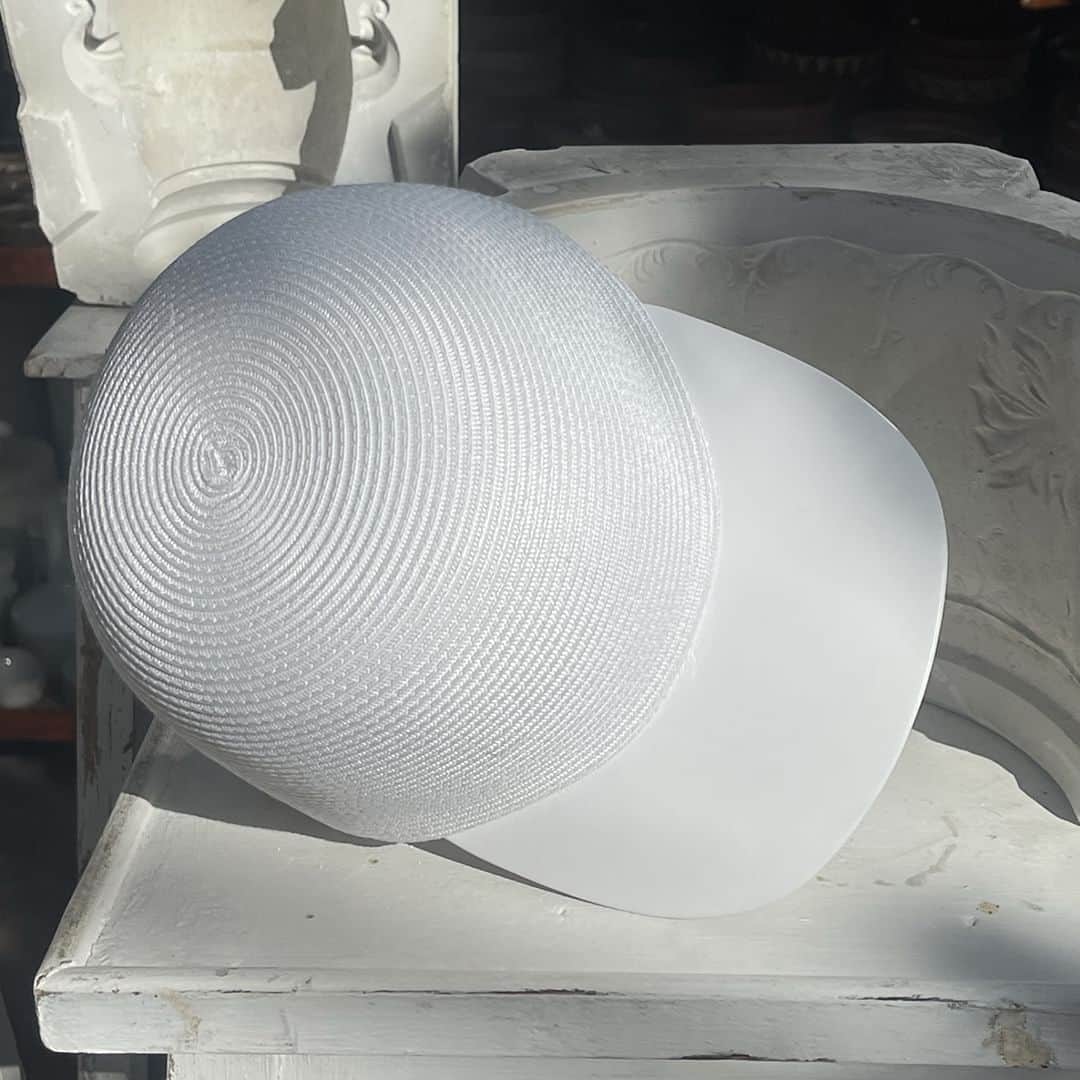 のインスタグラム：「SUMMER SALE | 𝟐𝟎% 𝐎𝐅𝐅 On summer styles, until 10th august 2023.  Carpe diem and shop at reinhardplank.it  #reinhardplank #hatmaker #summer2023 #hat #summersale #sale」