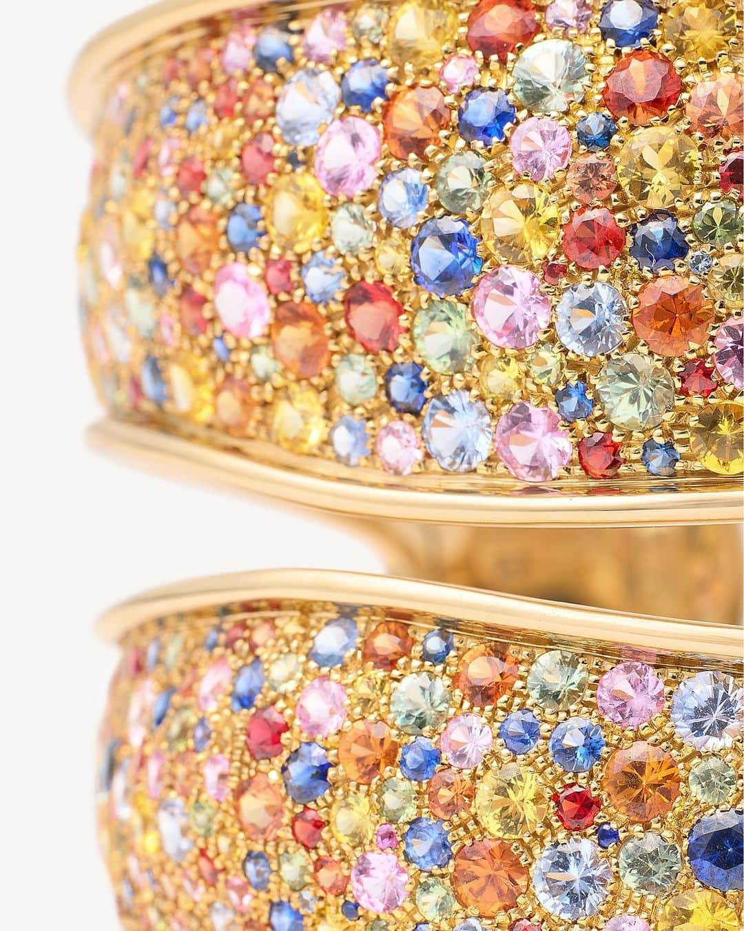 マルコ ビチェゴのインスタグラム：「Celebrate life with our vibrant and playful Alta cuff bracelet in 18kt gold and multicolor sapphires. #marcobicego #highjewelry #gold #gemstones #madeinitaly」