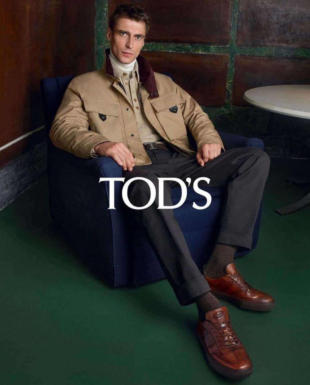 IMG Modelsさんのインスタグラム写真 - (IMG ModelsInstagram)「Pre-Fall Proper. 👔 #ClementChabernaud (@clementchabernaud) fronts #Tods’ #PreFall ‘23 campaign. 📷 @simon171 #IMGmodels」7月20日 2時08分 - imgmodels