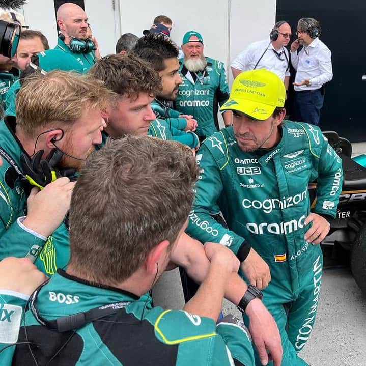 フェルナンド・アロンソのインスタグラム：「Ready. @astonmartinf1 💪 #f1 #budapest #hungary」