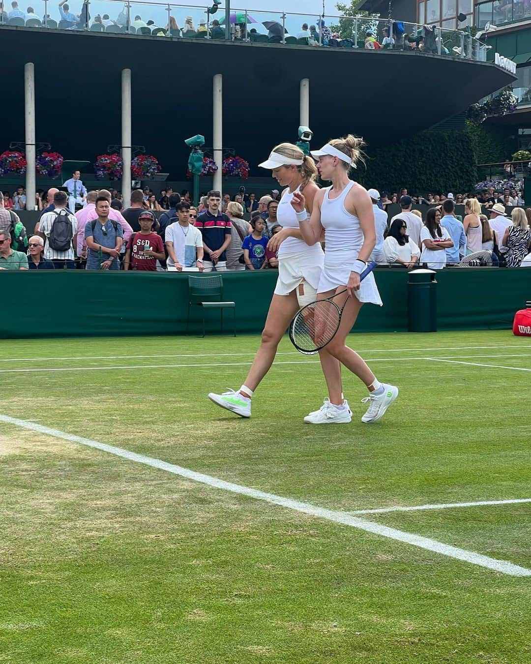 アリソン・リスクさんのインスタグラム写真 - (アリソン・リスクInstagram)「wish every week was @wimbledon !!! @emirates」7月20日 2時12分 - riske4rewards