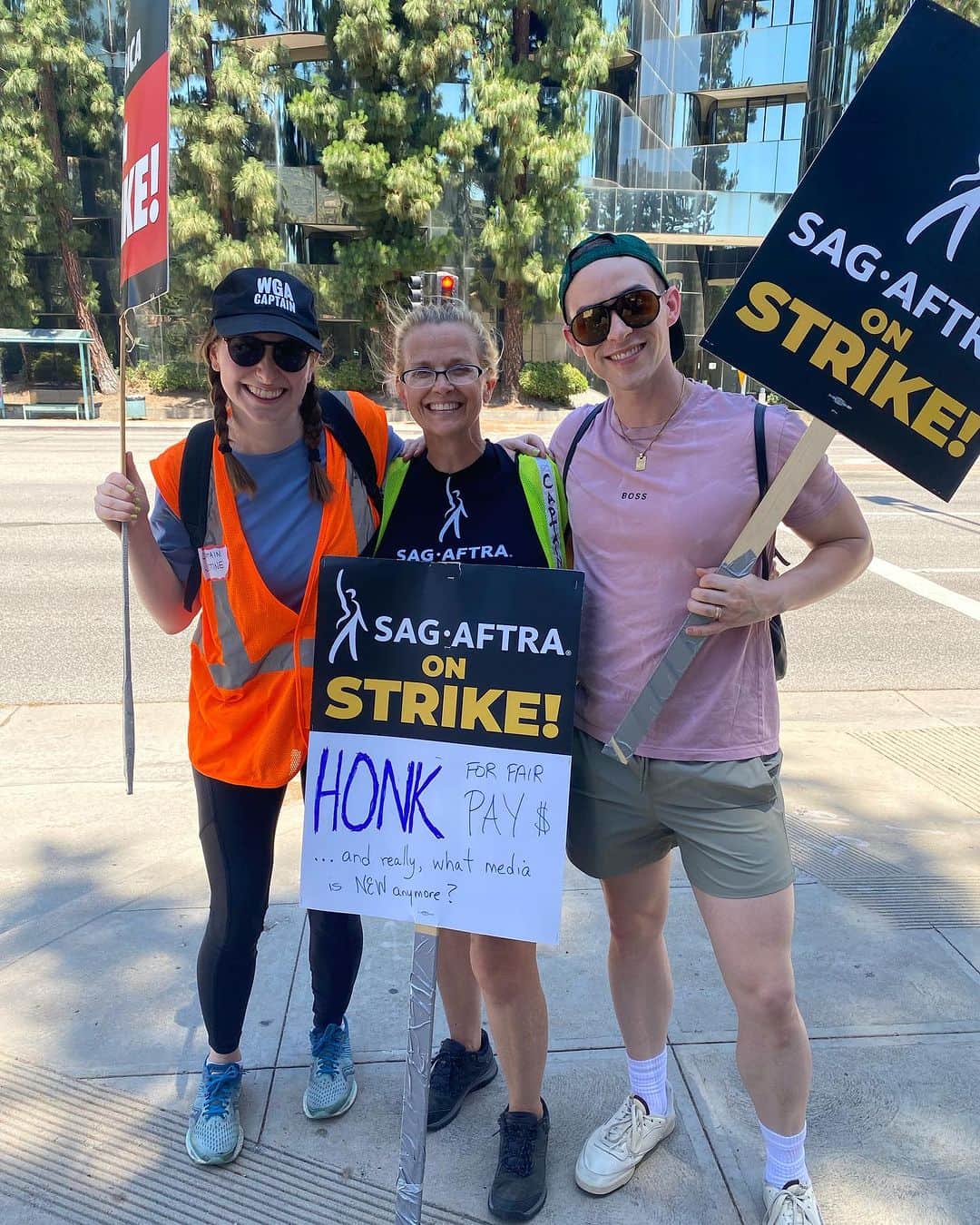 アダム・リッポンのインスタグラム：「A perfect day to strike with my fellow SAG members and WGA family. Pay the people what they’re worth! LETS GO! #UnionStrong」