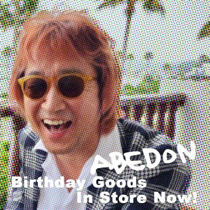 UNICORNのインスタグラム：「ABEDON 57歳の誕生日を記念して、『ABEDON Birthday Goods』の販売を、ただ今よりスタートいたします❗️ 今年のABEDONカラーはBLUE !! 暑い夏をエネルギッシュに過ごすためのGoodsラインナップとなっております🌊 なお、ABEDONソロライブ『pp(ピアニシモ) vol.13』開催時のビルボード東京、大阪、横浜会場での販売は行いませんので、この機会を是非ご利用ください‼️  『ABEDON Birthday Goods』販売 ♦︎販売日/2023年7月20日（木）12:00〜 ♦︎新商品のお届け/2023年7月25日（火）以降順次対応  ■新商品ラインナップ ・ABEDON BLUE EAU DE PARFUM(ABEDON ブルー オードパルファン)/ 30ml / ¥9,350（税込） ・ABEDON メガトートバッグ: 2色展開（ブルー、カーキ）/タテ54cm×ヨコ77cm・底マチ25.5cm持ち手60cm 各¥5,500（税込） ■購入者特典 商品を¥5,000（税込）以上ご購入の方に、¥5,000毎に、『ABEDON オリジナル☆チビうちわ』を1本プレゼント♪ ＊サイズ/ヨコ17cm×タテ24cm(持ち手9.1cm含む)×5枚入  ■商品の詳細・ご購入はABEDON OFFICIAL STOREをご覧ください。 https://store.abedon.jp」