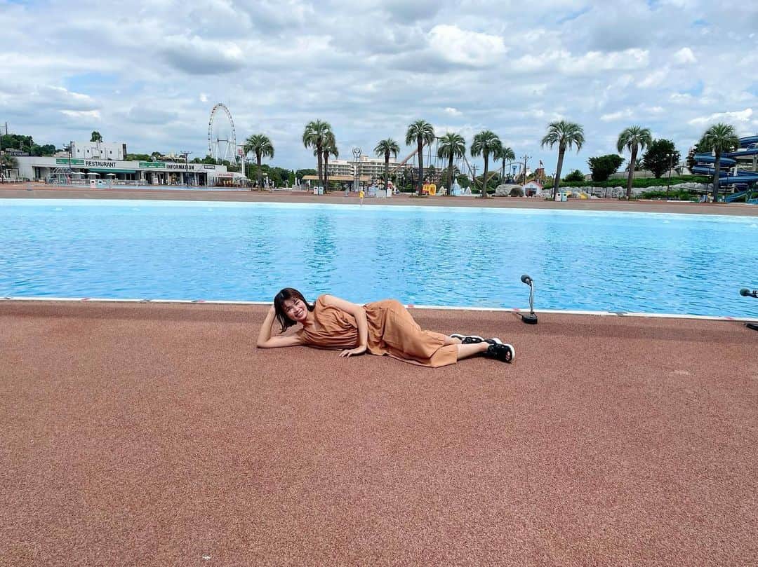 池田彩のインスタグラム：「プール入りたーい😆 1ステージ目終わって、次は14:00〜歌います🎶 天気も良くて、最高だっ😆  #よみうりランドプールWAI」