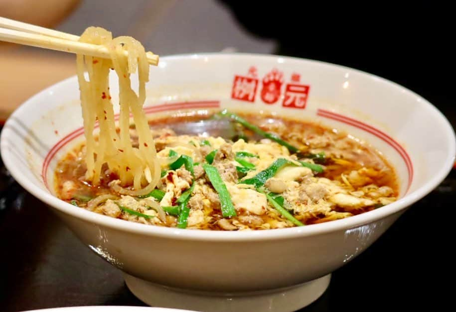 LECT レクトのインスタグラム：「7/20 NEW OPEN . 宮崎発祥の「辛麺屋 桝元」が広島初出店! 「辛いけど、旨い」をコンセプトに幅広い年齢層に好まれる味となっております。 . 蕎麦粉と小麦粉を使った「こんにゃく麺」としょうゆベースのスープ。辛さは0〜30辛とあります。(スタッフさんによると、キムチを食べれる方は5辛ぐらいいけるみたいです。) 自分の限界に挑戦してみるのも面白いですね！ . #lect #レクト #辛麺屋桝元 #こんにゃく麺 #麺 #宮崎辛麺 #広島ランチ #広島ディナー #広島グルメ #広島ショッピングセンター #広島 #広島市」