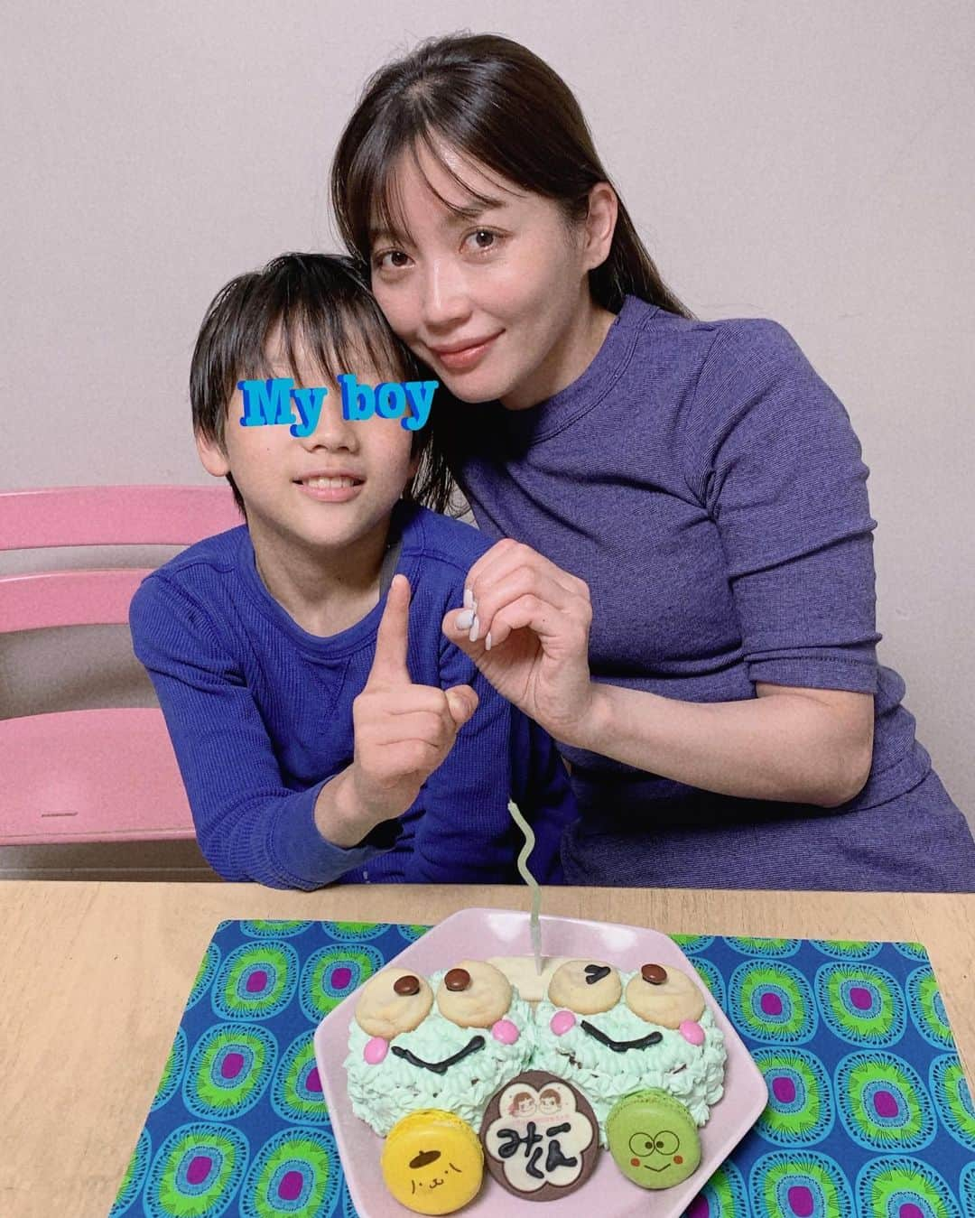 高橋まりなさんのインスタグラム写真 - (高橋まりなInstagram)「. Happy 10th birthday !!! 息子のリクエストでけろっぴケーキ🐸💚 . 走るの大好き🏃‍♂️ 水遊びが大好き🚿 磁石が大好き🧲 ぬいぐるみが大好き🧸 ファミチキが大好き🍗 牛乳が大好き🥛 . その中にバスケが入ってほしいなーっていつも思っている🏀笑 もう10歳！ 未来に幸あれ✨ . . . #ものすごく時差投稿#息子#お誕生日#お誕生日おめでとう#10歳のお誕生日#6月1日生まれ#3きょうだい#けろけろけろっぴ#けろっぴケーキ#手作りケーキ」7月20日 12時58分 - marina._.takahashi