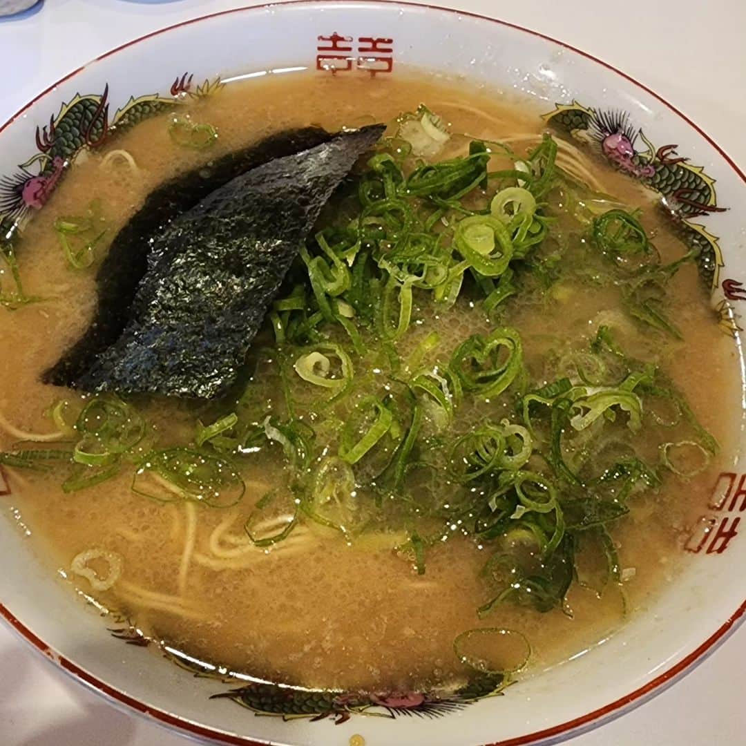 野田幸宏のインスタグラム：「#ラーメン健太 #とんこつラーメン #豚骨ラーメン  #高円寺」